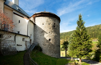 Radstadt Kapuzinerturm rund um die Stadtmauern